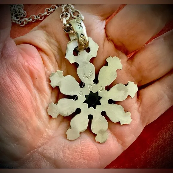 Saphire necklace